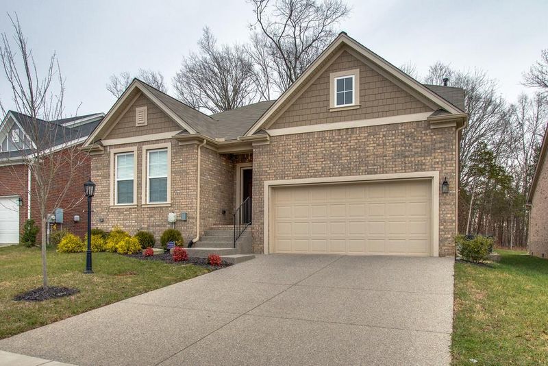 2833 Lakeside Meadows Cir, Mount Juliet, TN 37122