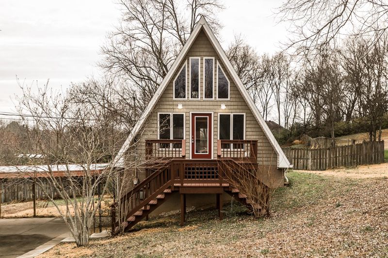 321 Hickory Dr, Old Hickory, TN 37138