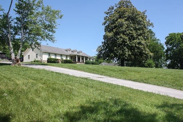 4725 Columbia Pike, Thompsons Station, TN 37179