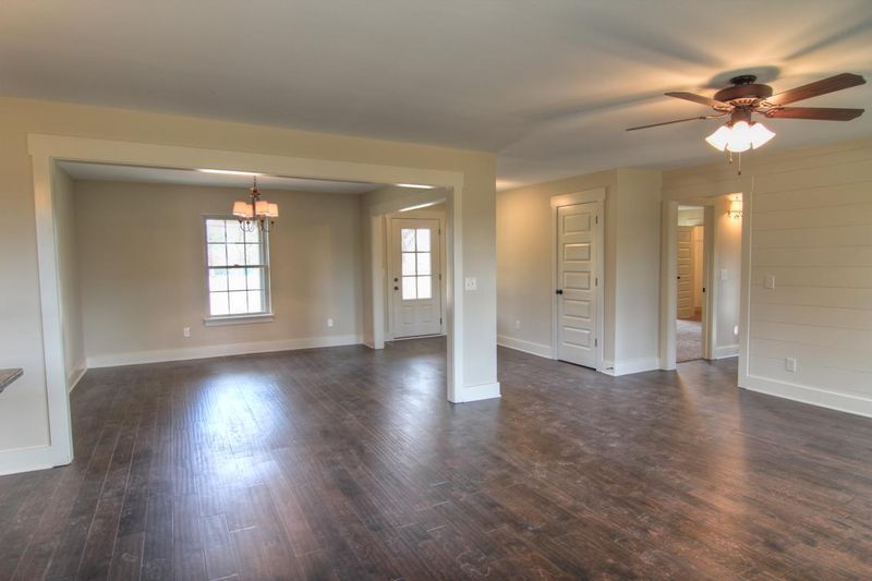861 Central Valley Rd, Murfreesboro, TN 37129
