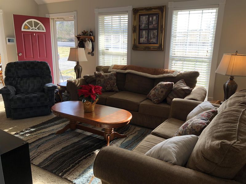 501 Leeza Loop, Dickson, TN 37055