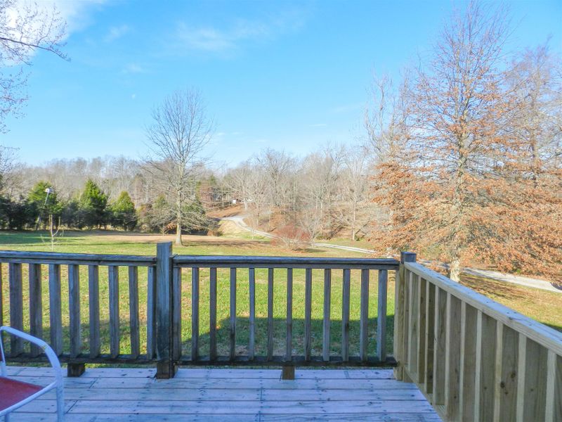 1086 Smiley Troutt Rd, Bethpage, TN 37022
