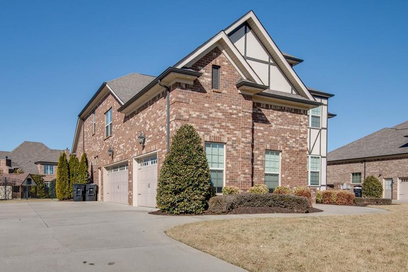 2014 Fairhaven Ln, Murfreesboro, TN 37128