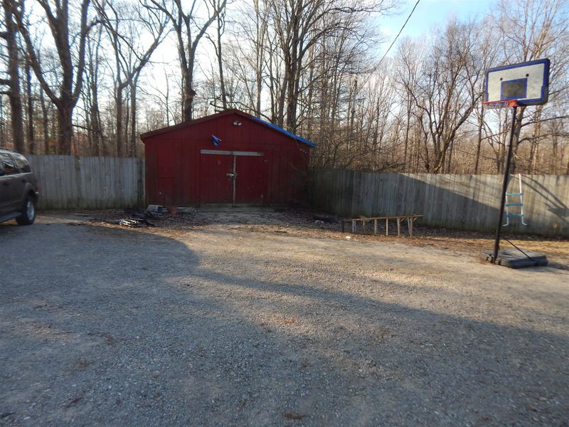 2134 Sunset Dr, White Bluff, TN 37187