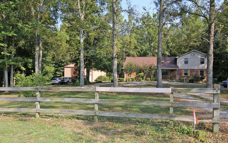 3640 S Hyde Rd, Springfield, TN 37172
