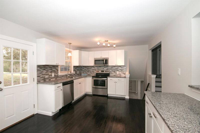 152 Bonnafield Dr, Hermitage, TN 37076