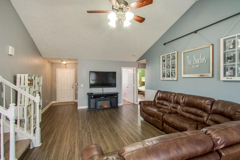 8022 Meadowview Ln, Mount Juliet, TN 37122