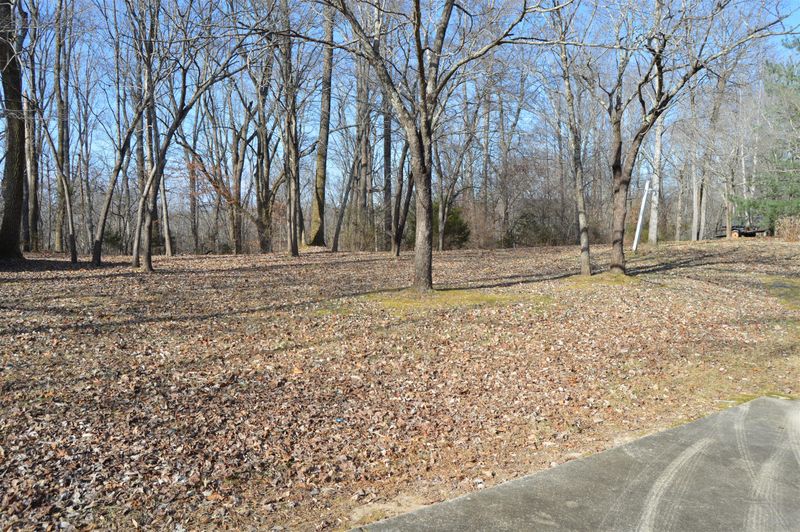 112 Redbud Dr, Dickson, TN 37055