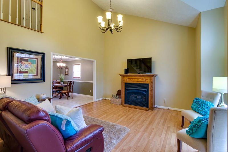 425 Eastside Dr, White Bluff, TN 37187