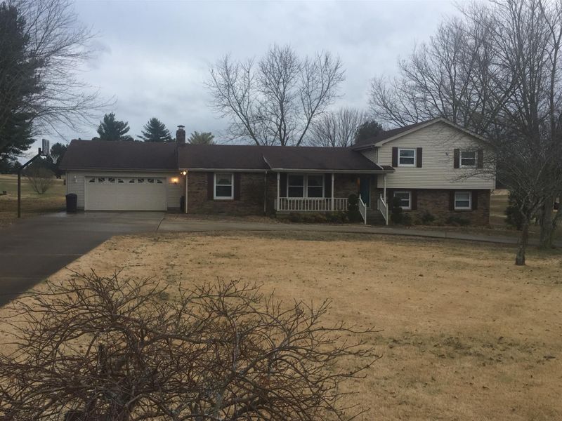 112 Briarwood Dr, Greenbrier, TN 37073