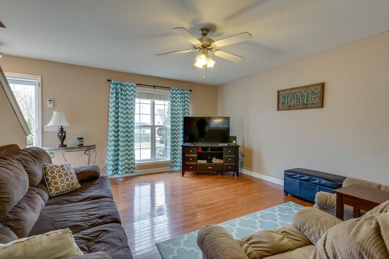 2226 Dewey Dr, Spring Hill, TN 37174