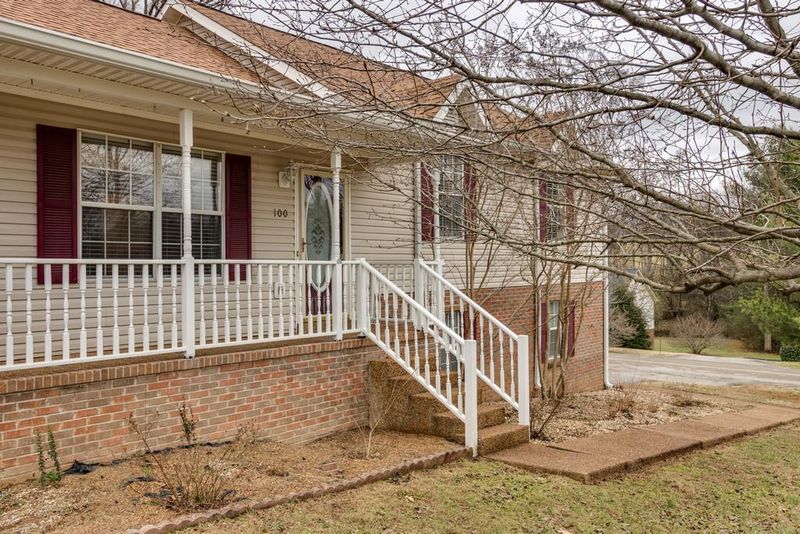 100 Steven Ct, Columbia, TN 38401