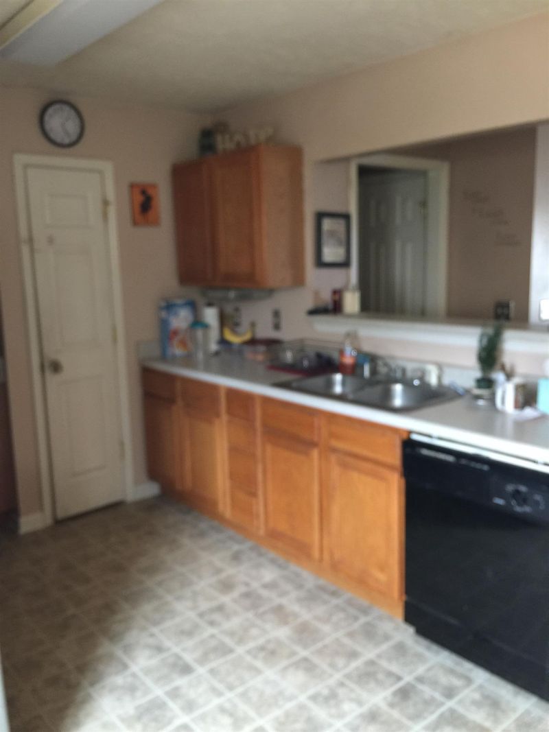1462 Westview Dr, Murfreesboro, TN 37128