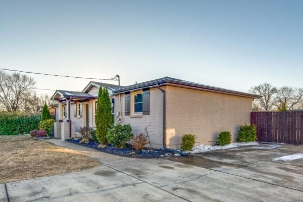 451 Capri Dr, Nashville, TN 37209