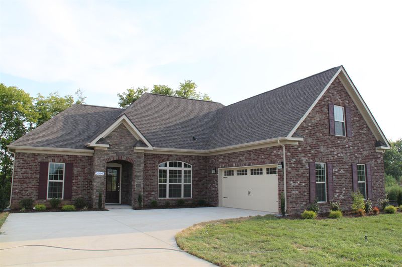 2734 Nottingham Dr, Columbia, TN 38401
