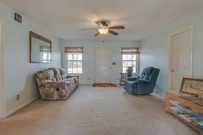 4449 Roy Cole Rd, Springfield, TN 37172