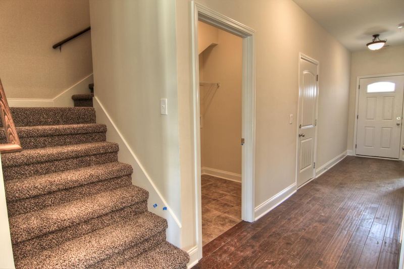 889 Central Valley Rd, Murfreesboro, TN 37129
