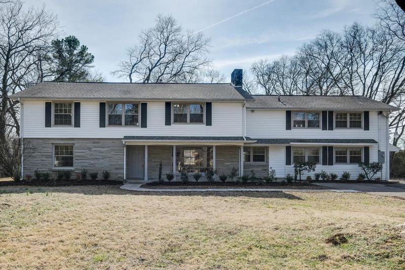 906 Hazelwood St, Murfreesboro, TN 37130