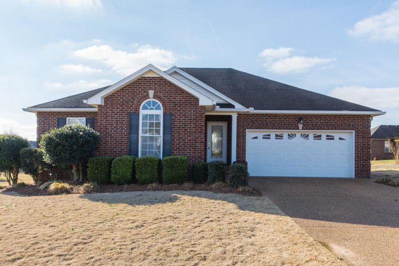 204 Hedgeway Ct, Gallatin, TN 37066