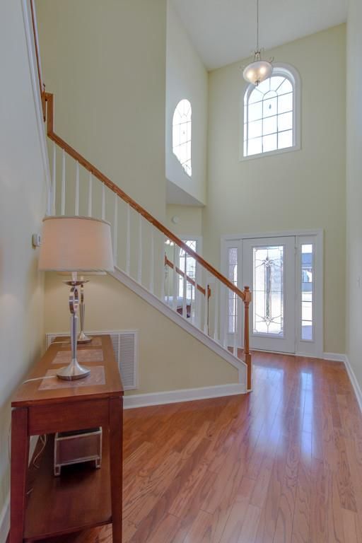 725 Willow Cove Dr, Murfreesboro, TN 37128