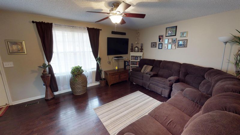 3919 Cambridge Ct, Culleoka, TN 38451