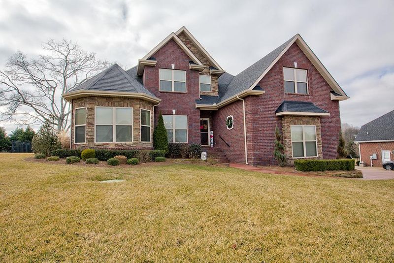 629 Urlacher Dr, Murfreesboro, TN 37129