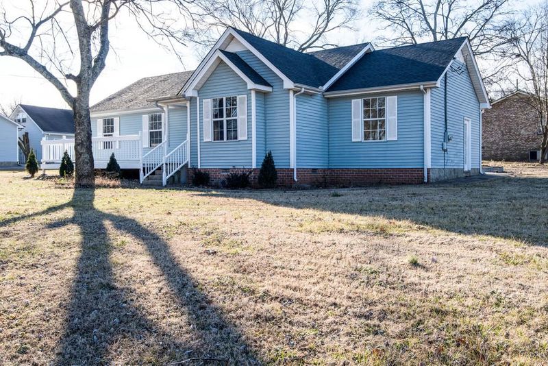 159 Nelson Dr, La Vergne, TN 37086
