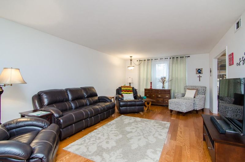 359 Binkley Dr, Nashville, TN 37211