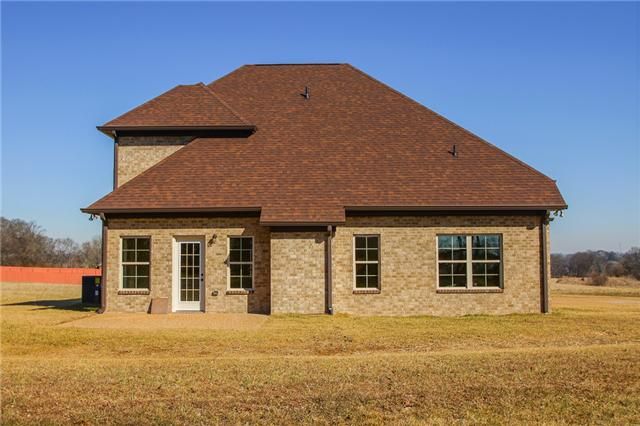 104 Spencer Springs Dr, Gallatin, TN 37066