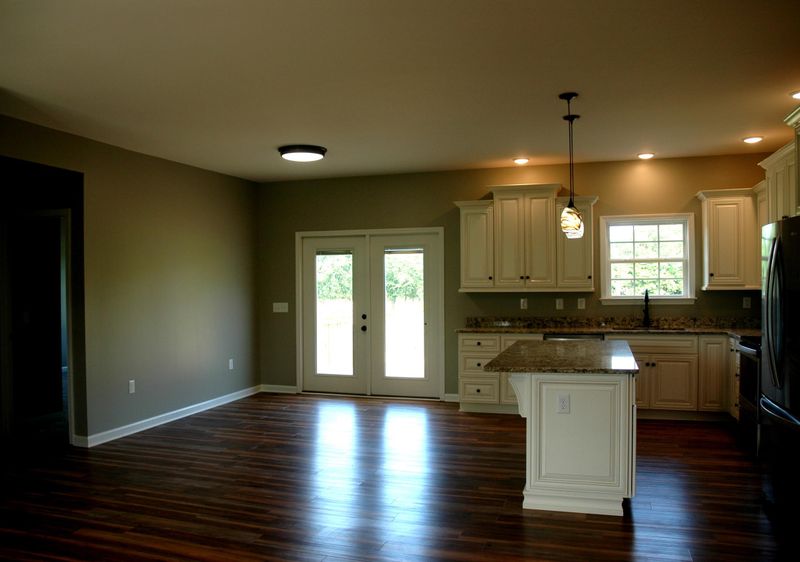 2450 Steve Dr, Columbia, TN 38401