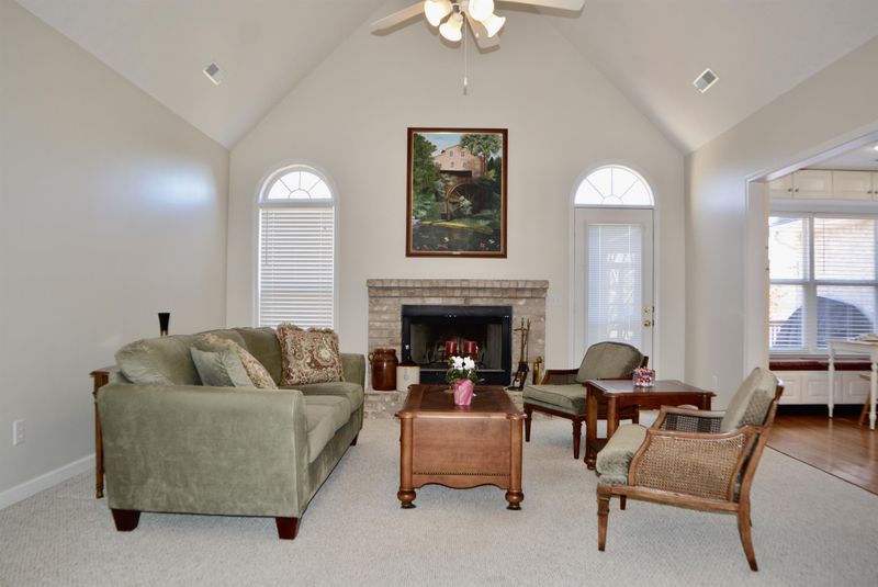 2914 Vinemont Dr, Murfreesboro, TN 37130