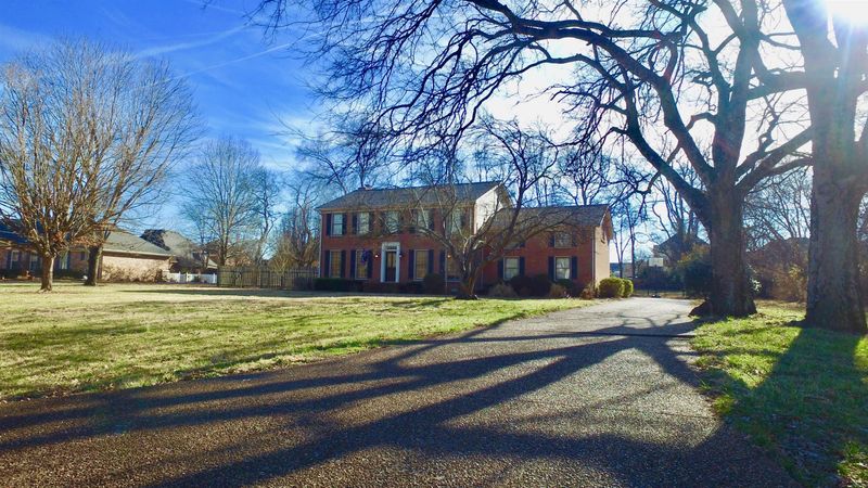 124 Choctaw Dr, Hendersonville, TN 37075