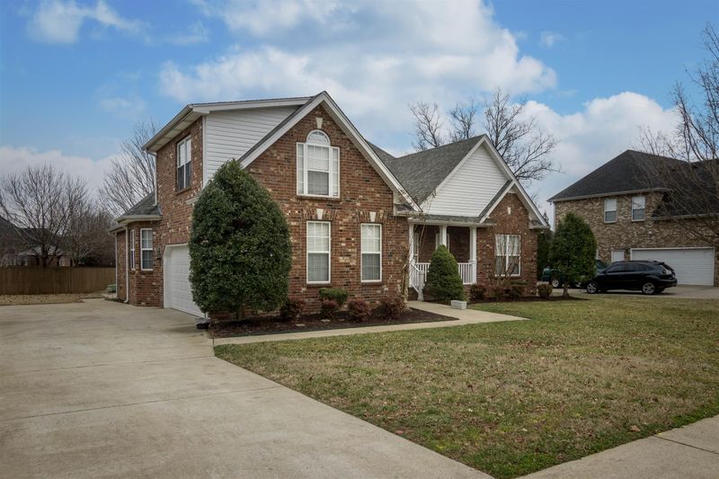 3011 Schoolside St, Murfreesboro, TN 37128