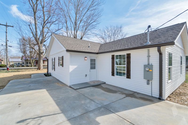 201 Shannon Ln, Springfield, TN 37172