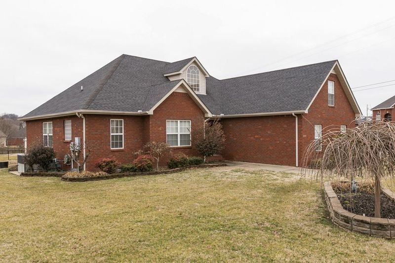 6005 Turning Leaf Dr, Smyrna, TN 37167