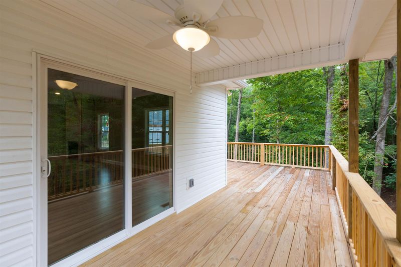 540 Aubrey Ln, Burns, TN 37029