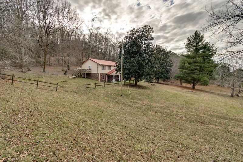 8331 Mount Joy Rd, Mount Pleasant, TN 38474