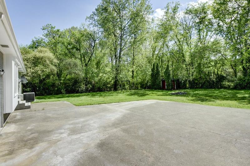 106 Hillsdale Dr, Hendersonville, TN 37075