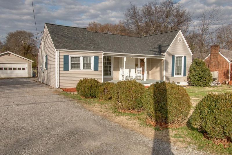 707 W Spring St, Lebanon, TN 37087