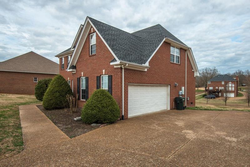 7108 Locksley Ln, Fairview, TN 37062
