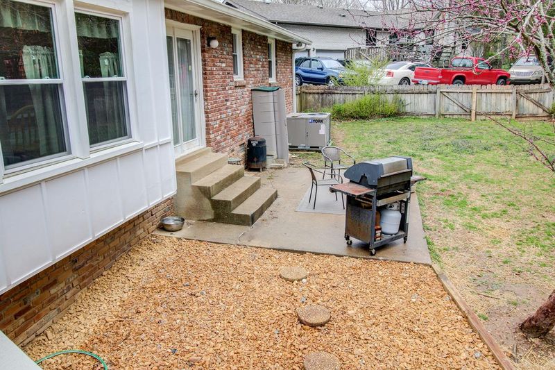 1281 Cheyenne Blvd, Madison, TN 37115