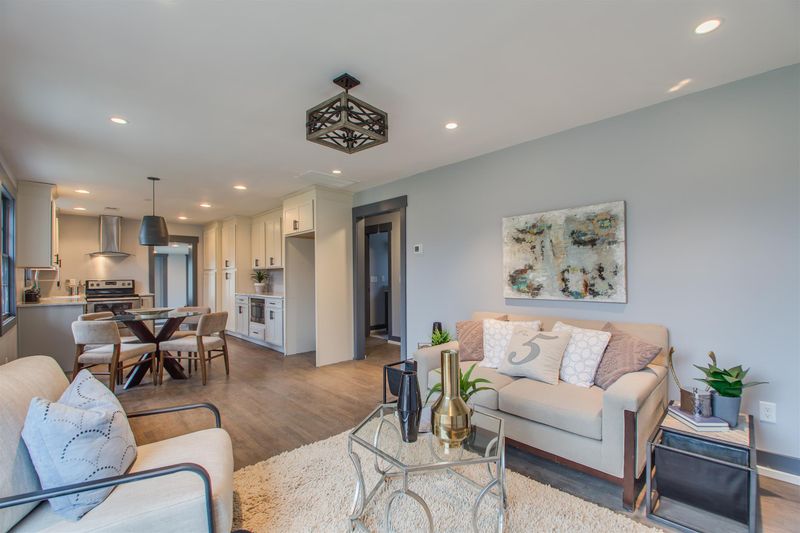 233 Ridgeway Dr, Nashville, TN 37214
