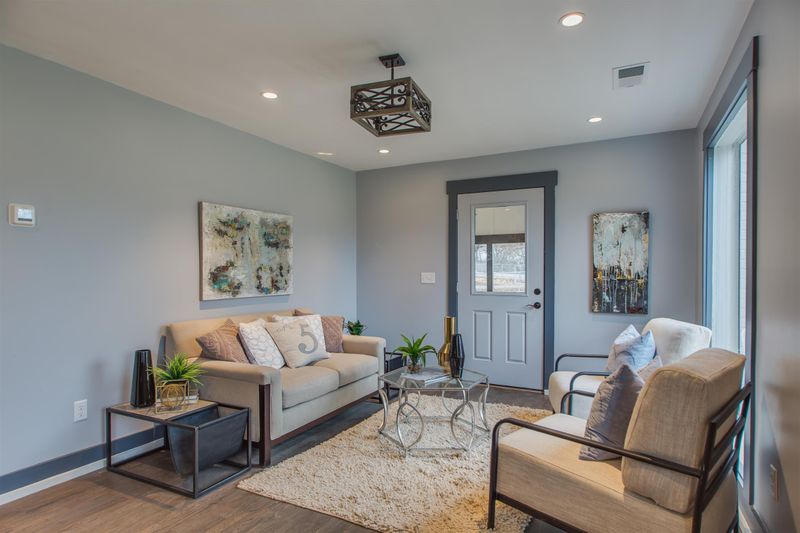 233 Ridgeway Dr, Nashville, TN 37214