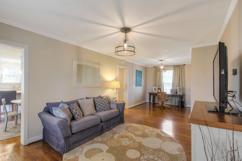 5601 Stoneway Trl, Nashville, TN 37205