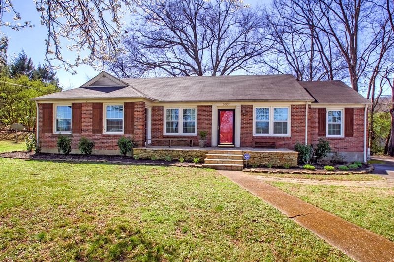 5601 Stoneway Trl, Nashville, TN 37205