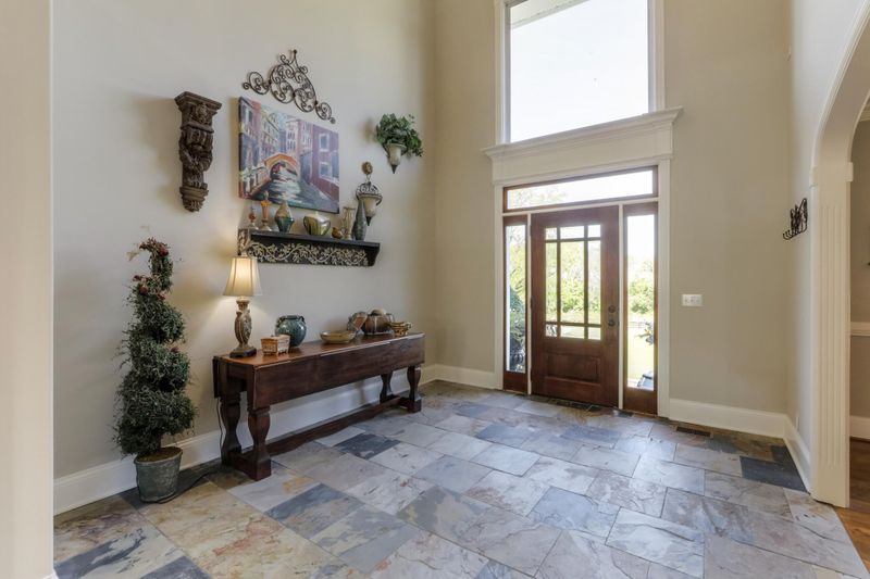 9405 Clovercroft Rd, Franklin, TN 37067