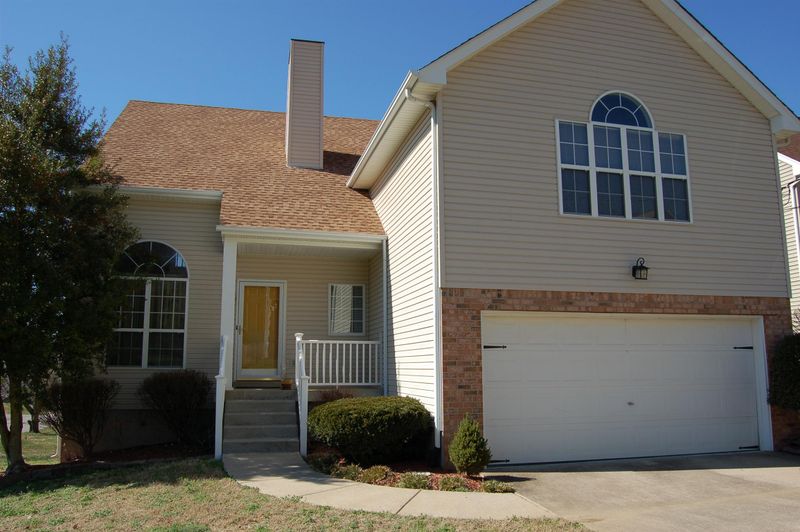 1010 Ridge Trl, Goodlettsville, TN 37072