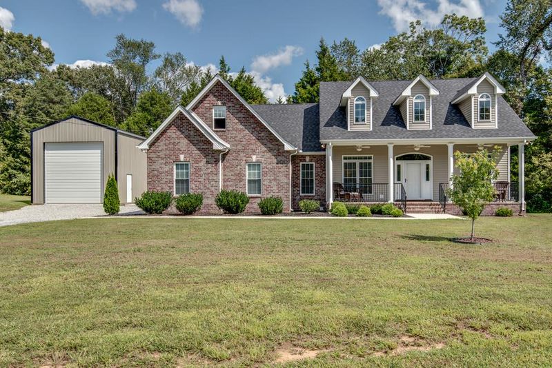 500 Cole Ct, Burns, TN 37029