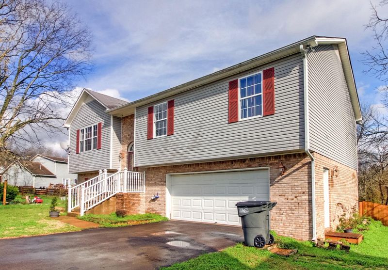 308 Marks Ct, Columbia, TN 38401