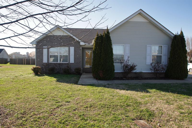 1808 Saint Andrews Dr, Murfreesboro, TN 37128